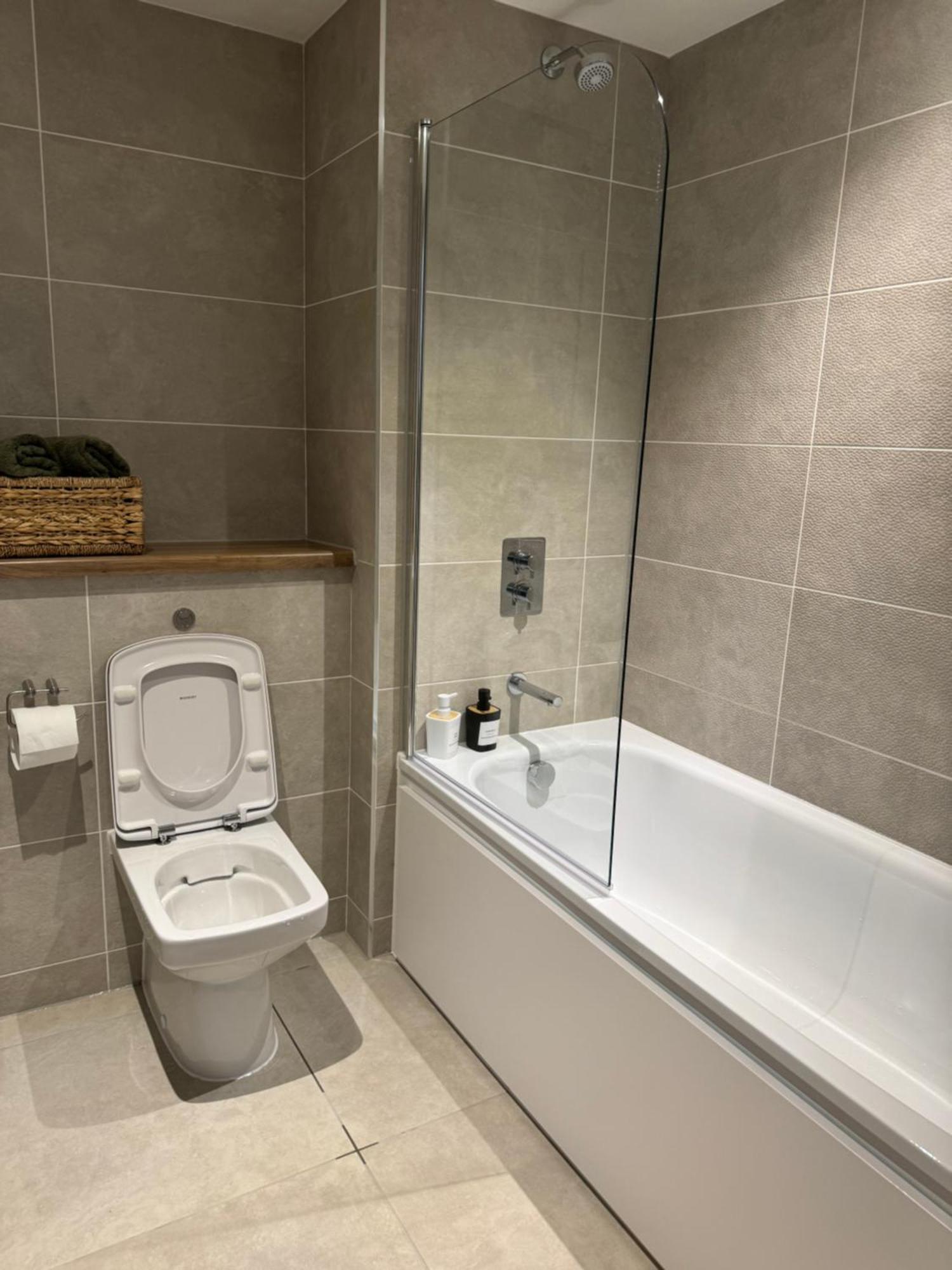 One-Bedroom Apartment,1583984962:JPEG